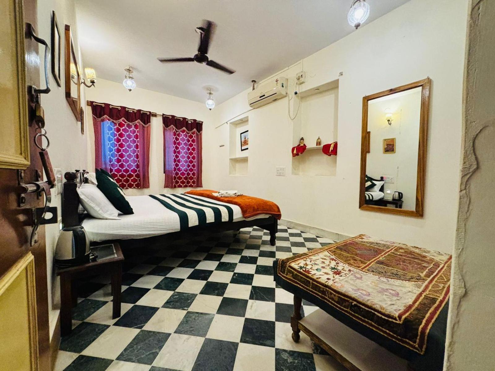 Hotel Renuka Jaisalmer Exterior foto